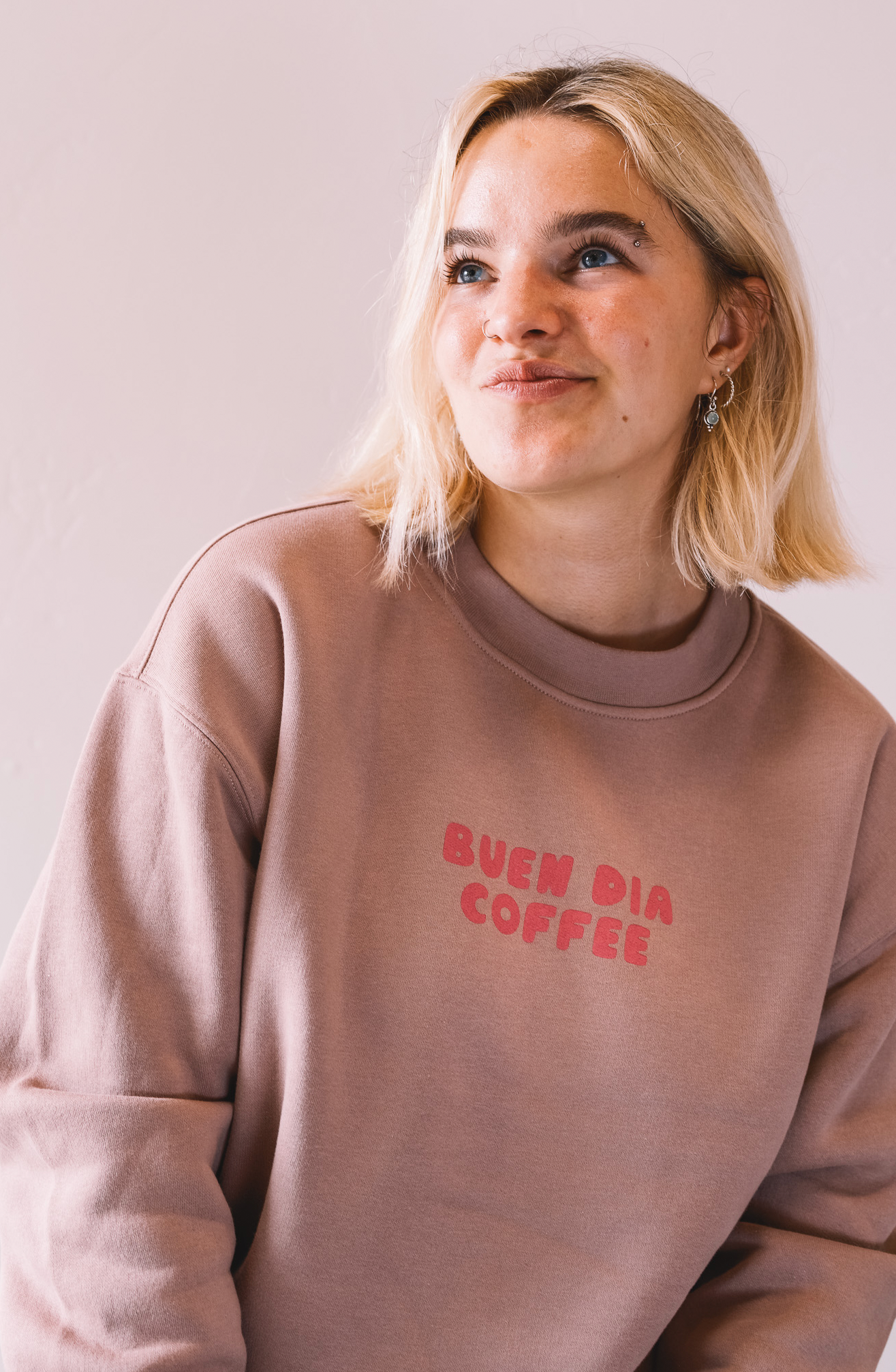 BUEN DIA COFFEE CREWNECK - PINK