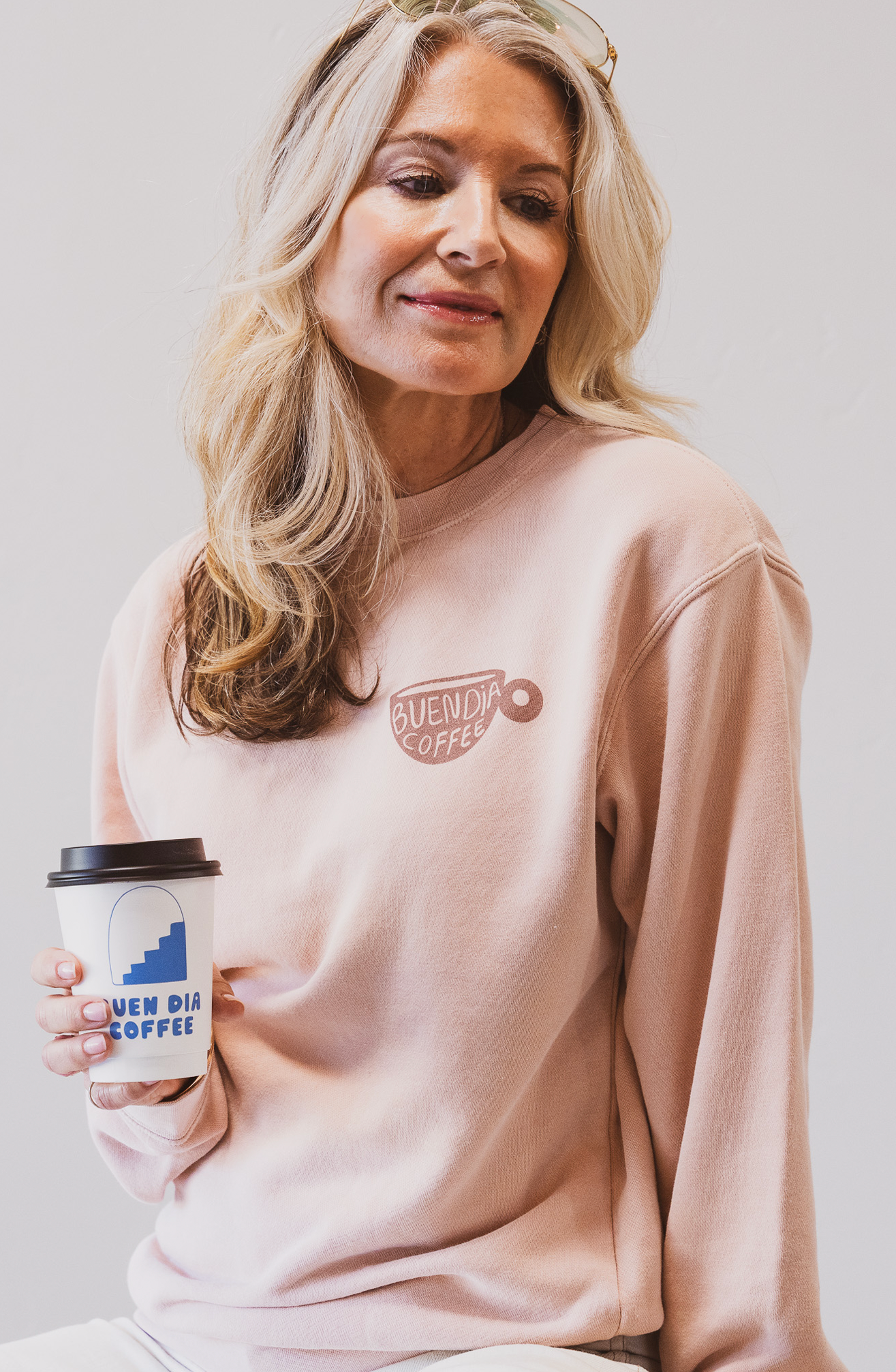 COFFEE MUG CREWNECK - PINK