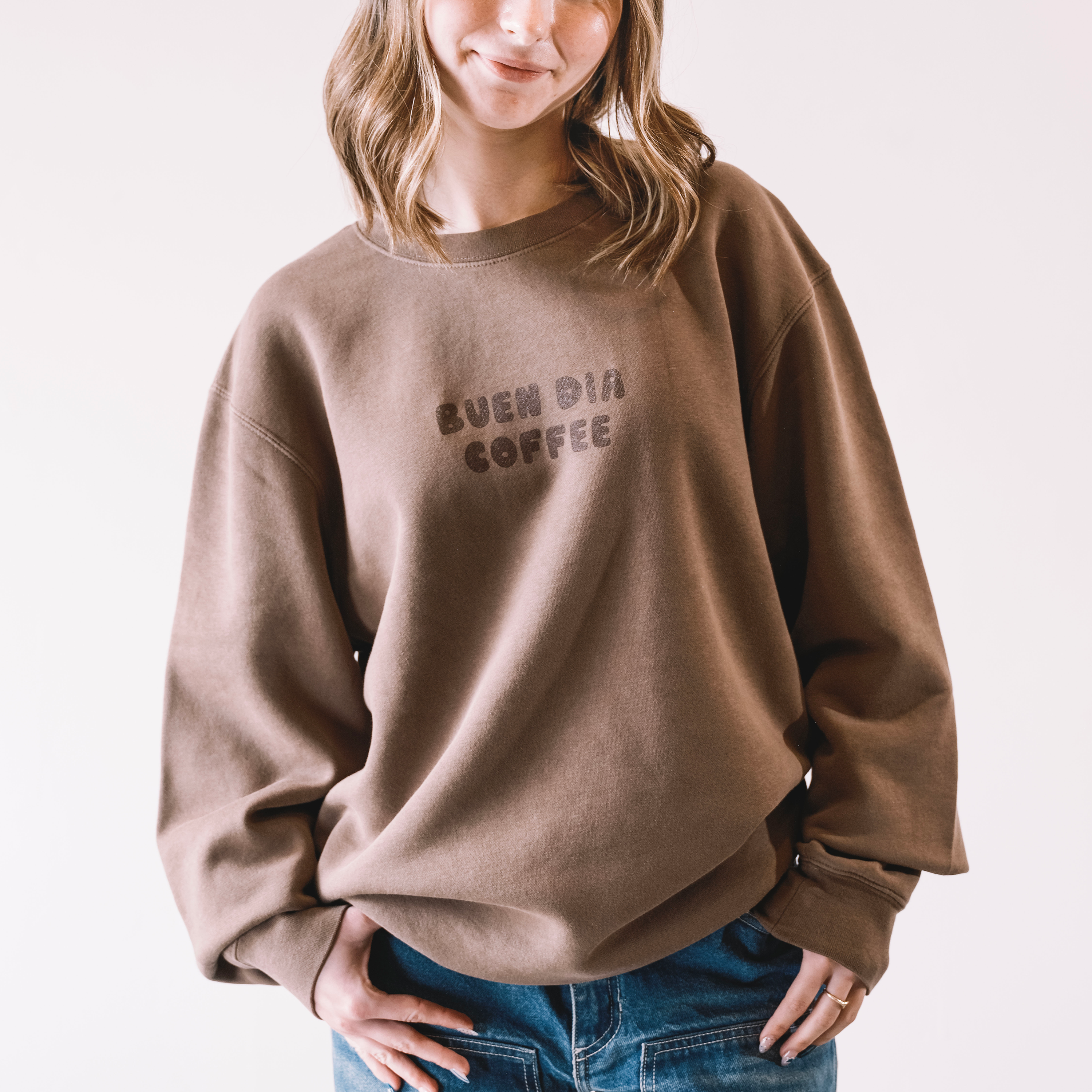 BUEN DIA COFFEE CREWNECK IN BROWN