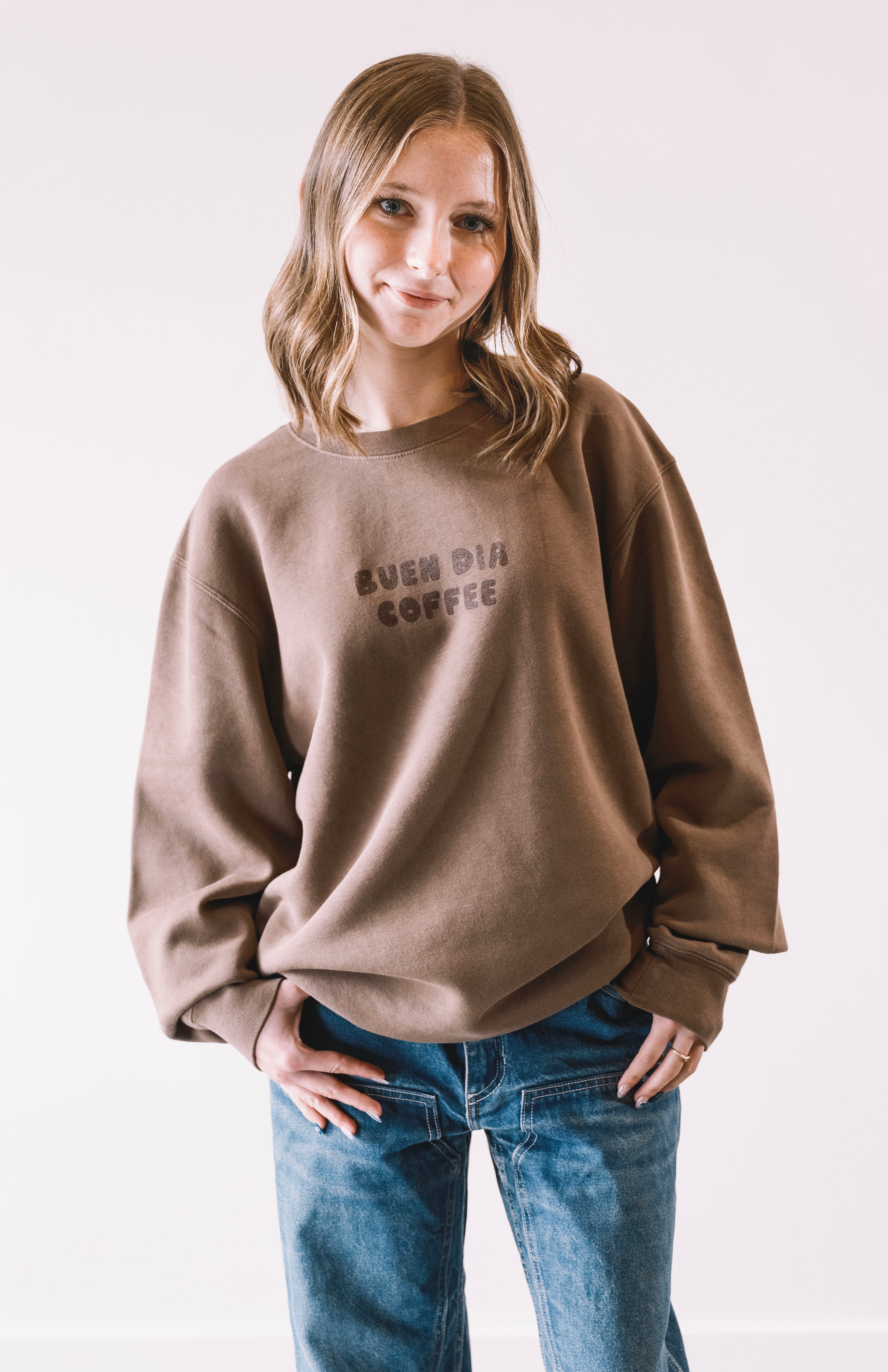 BUEN DIA COFFEE CREWNECK IN BROWN